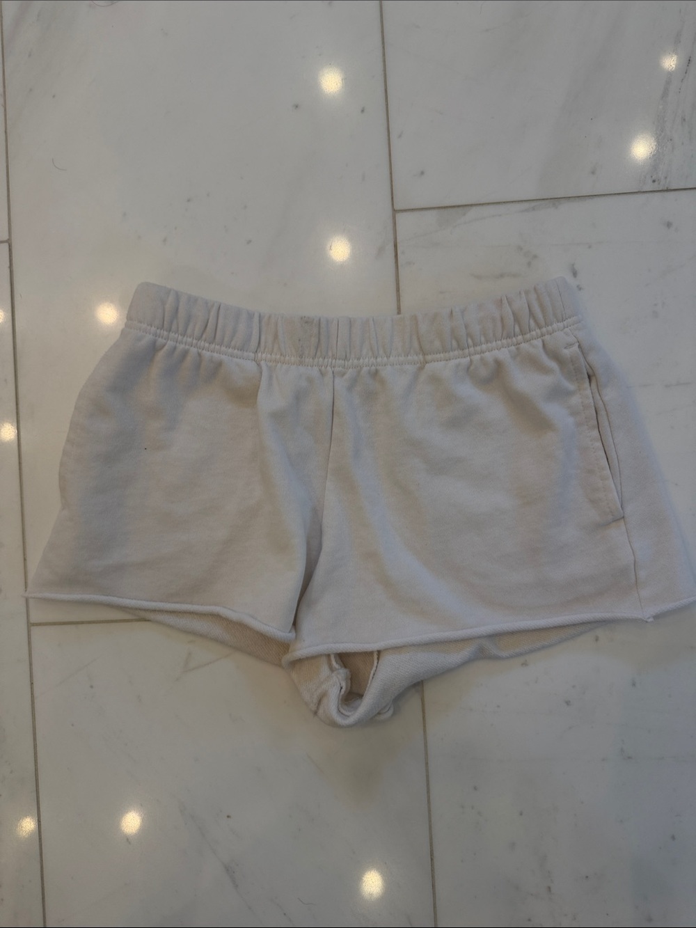 Garage white casual shorts. Size S. Side pockets